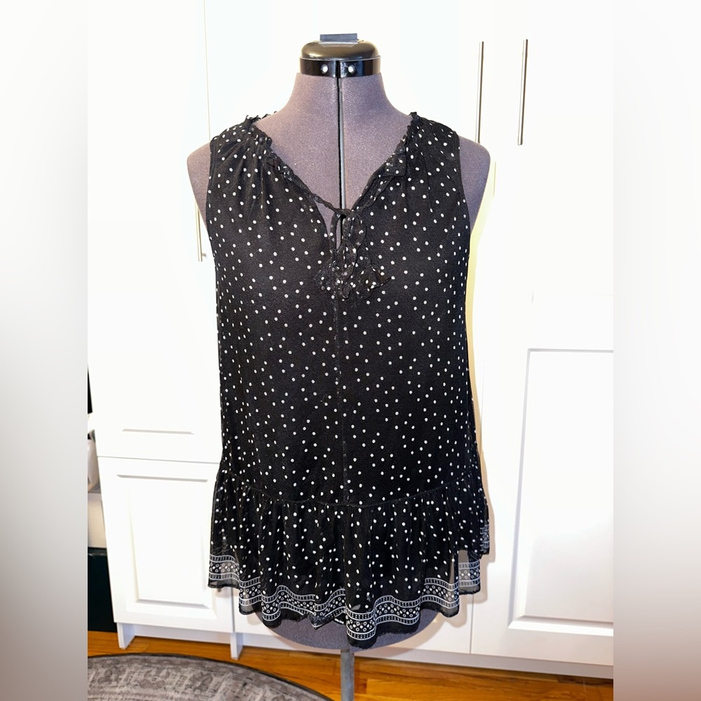Black and white flowy top